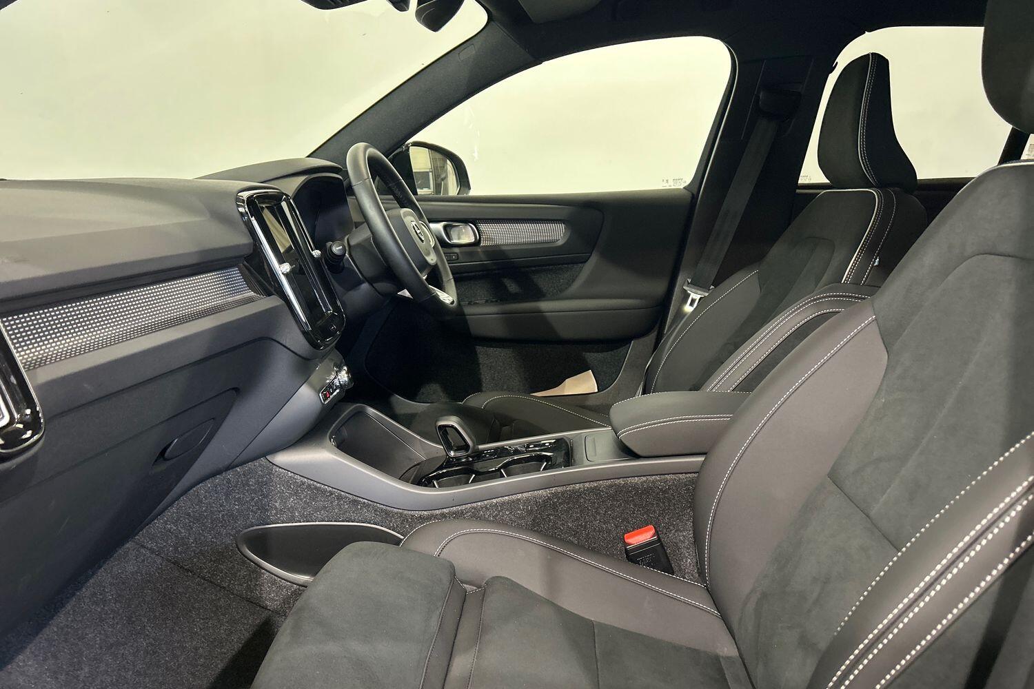 Used Volvo XC40 2025 for sale - 75990842: Photo 31