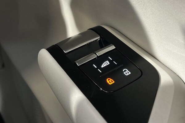 Used Volvo EX90 2025 for sale - 75687620: Photo 28