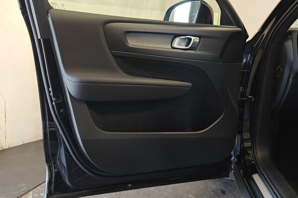Used Volvo XC40 2021 for sale - 75351841: Photo 26