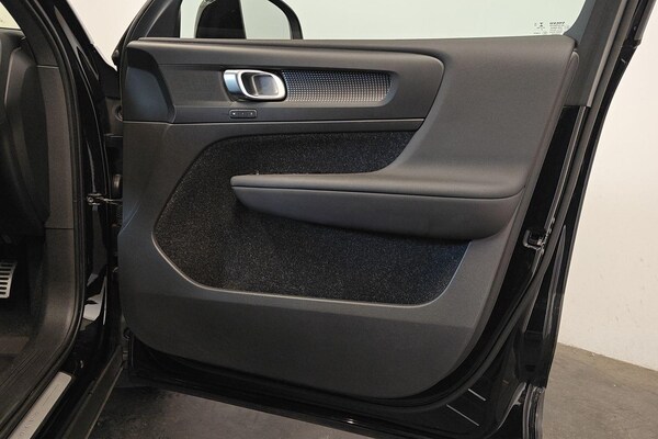 Used Volvo XC40 2021 for sale - 75351841: Photo 28