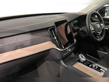 Used Volvo XC90 2025 for sale - 76159027: Photo 2