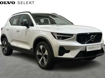 2024 (74) - Plus, B3 Mild hybrid, Petrol, Dark 5-Door