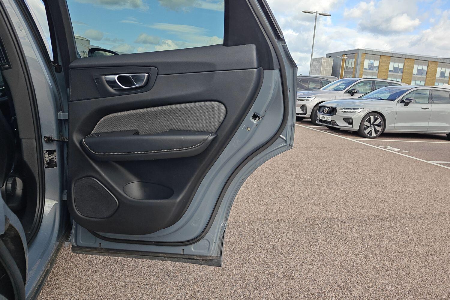 Used Volvo XC60 2021 for sale - 76032000: Photo 29
