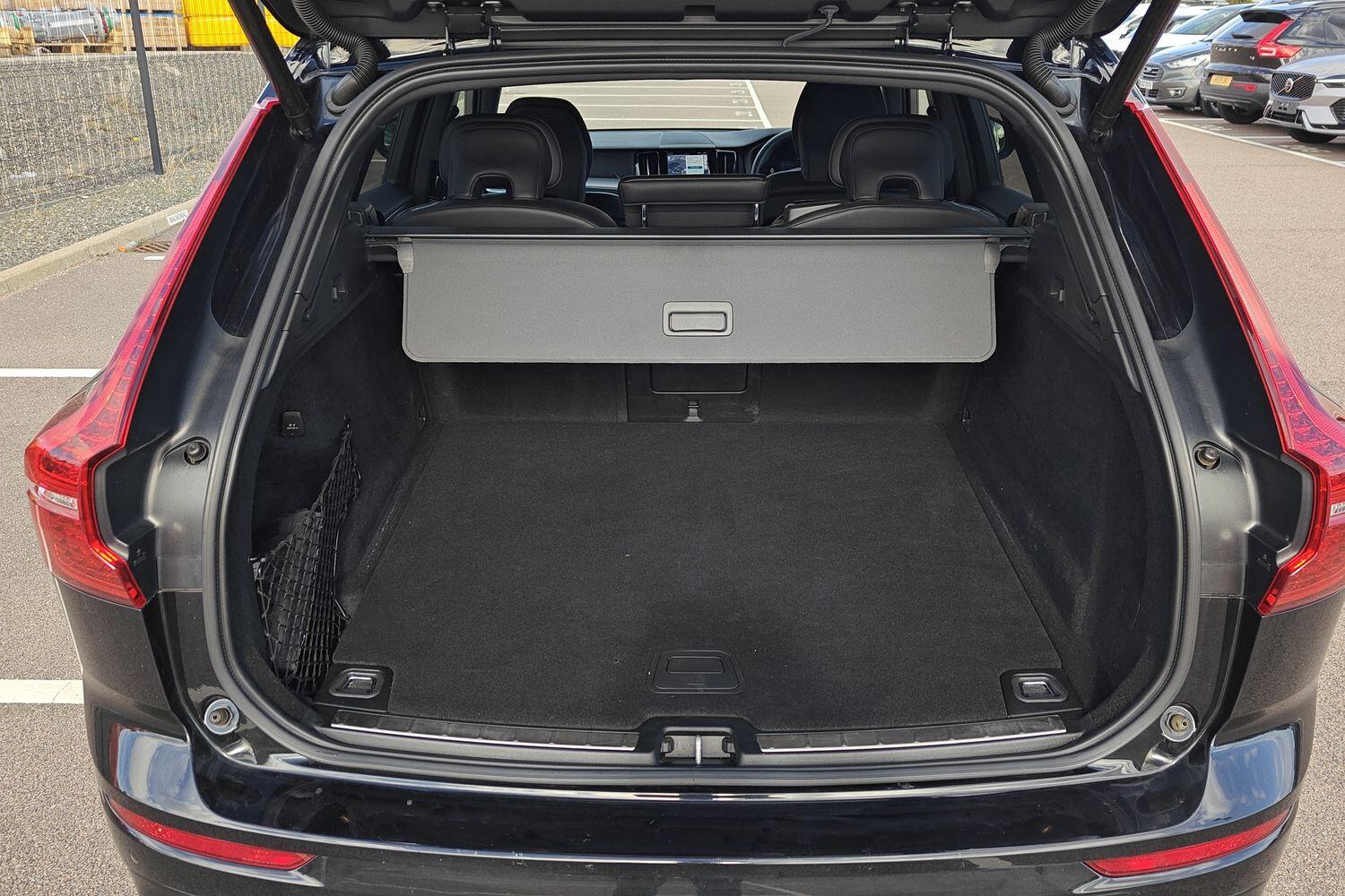 Used Volvo XC60 2022 for sale - 76032523: Photo 9