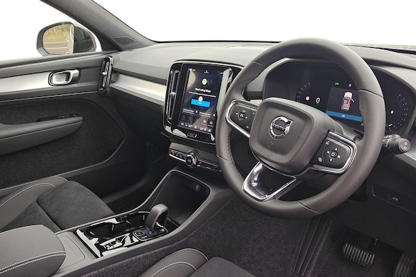 Used Volvo XC40 2025 for sale - 76174774: Photo 11