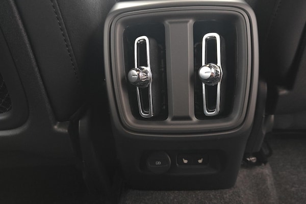 Used Volvo XC40 2025 for sale - 76174774: Photo 23