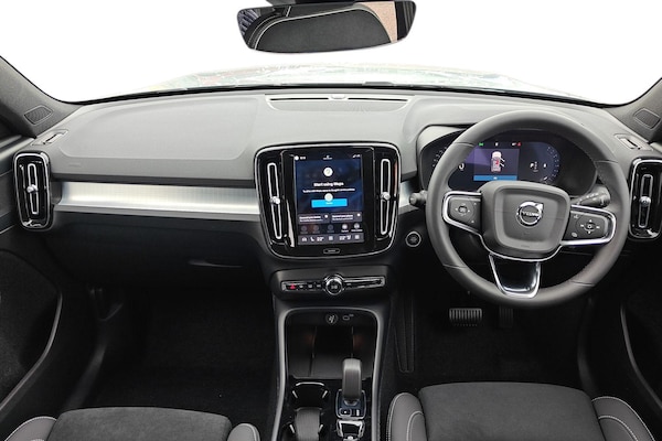 Used Volvo XC40 2025 for sale - 76174774: Photo 7