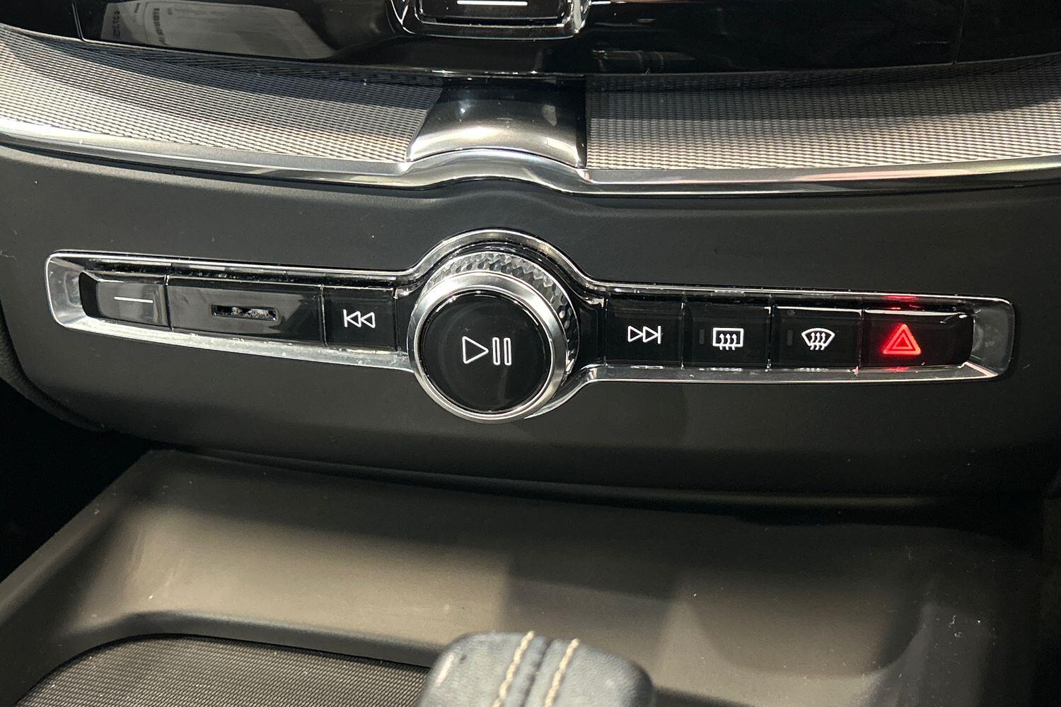 Used Volvo XC60 2021 for sale - 76043364: Photo 15