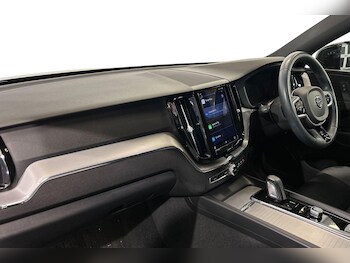 Used Volvo XC60 2021 for sale - 76043364: Photo 2