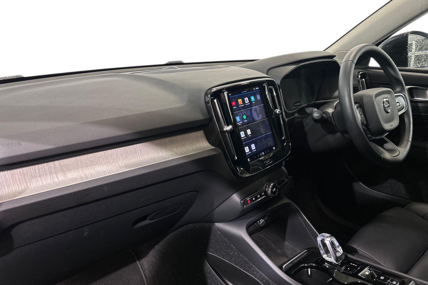 Used Volvo XC40 2024 for sale - 76152246: Photo 2