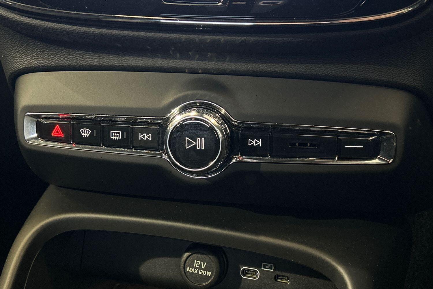 Used Volvo XC40 2025 for sale - 76020208: Photo 15
