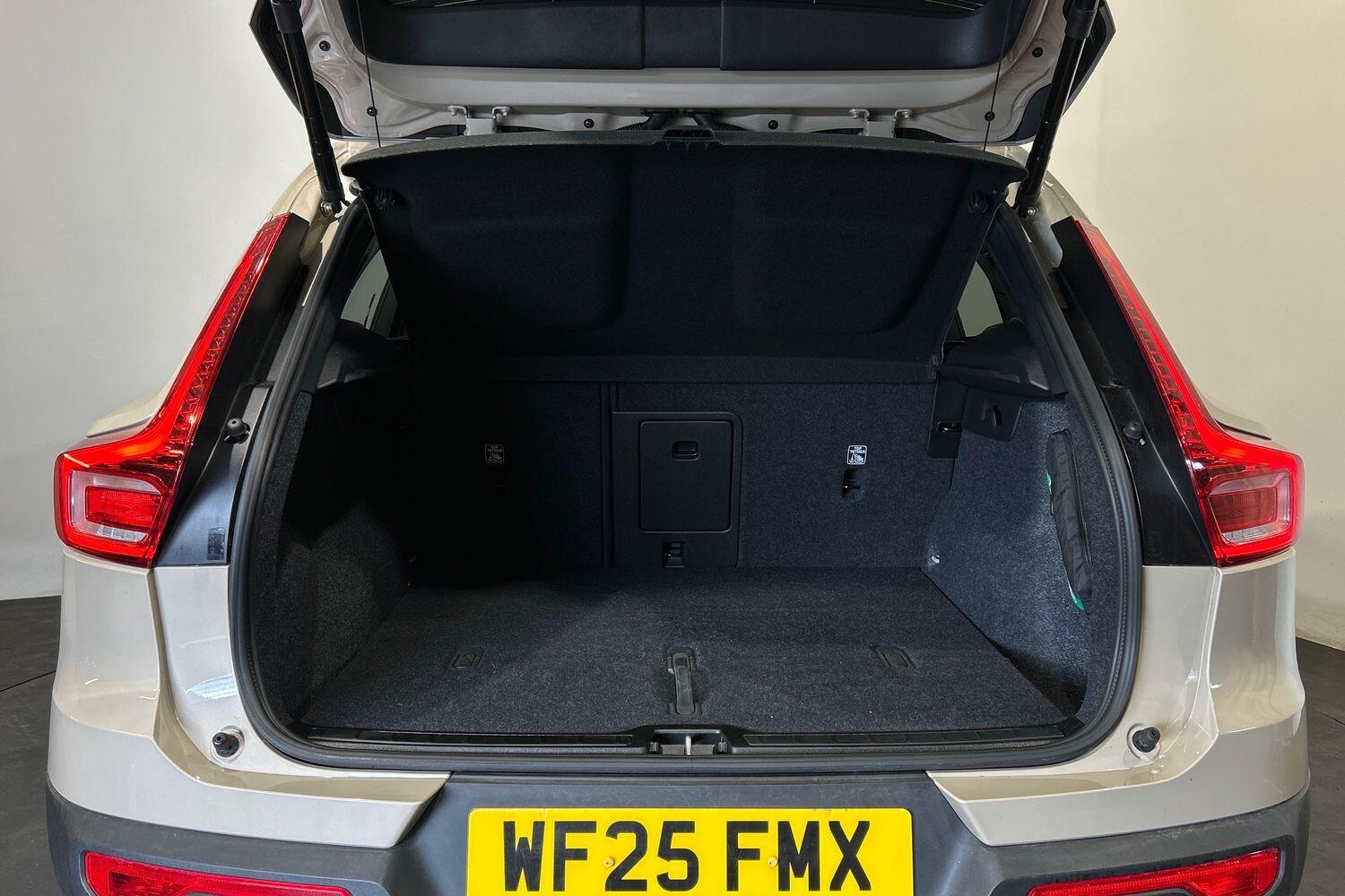 Used Volvo XC40 2025 for sale - 76020208: Photo 9