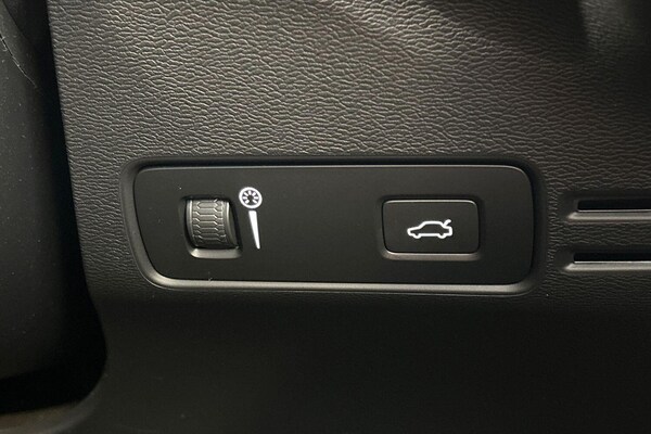 Used Volvo XC40 2021 for sale - 75600583: Photo 28