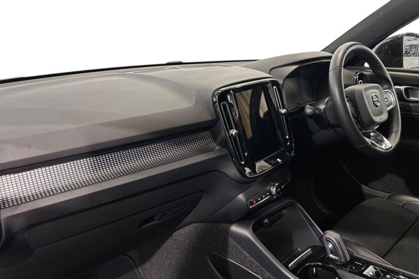 Used Volvo XC40 2021 for sale - 75600583: Photo 2