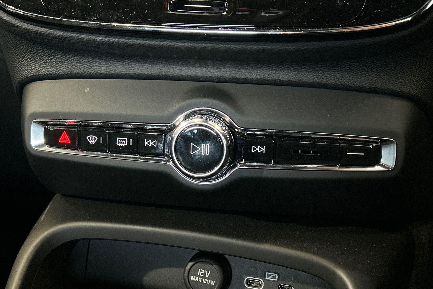 Used Volvo XC40 2024 for sale - 76042161: Photo 15