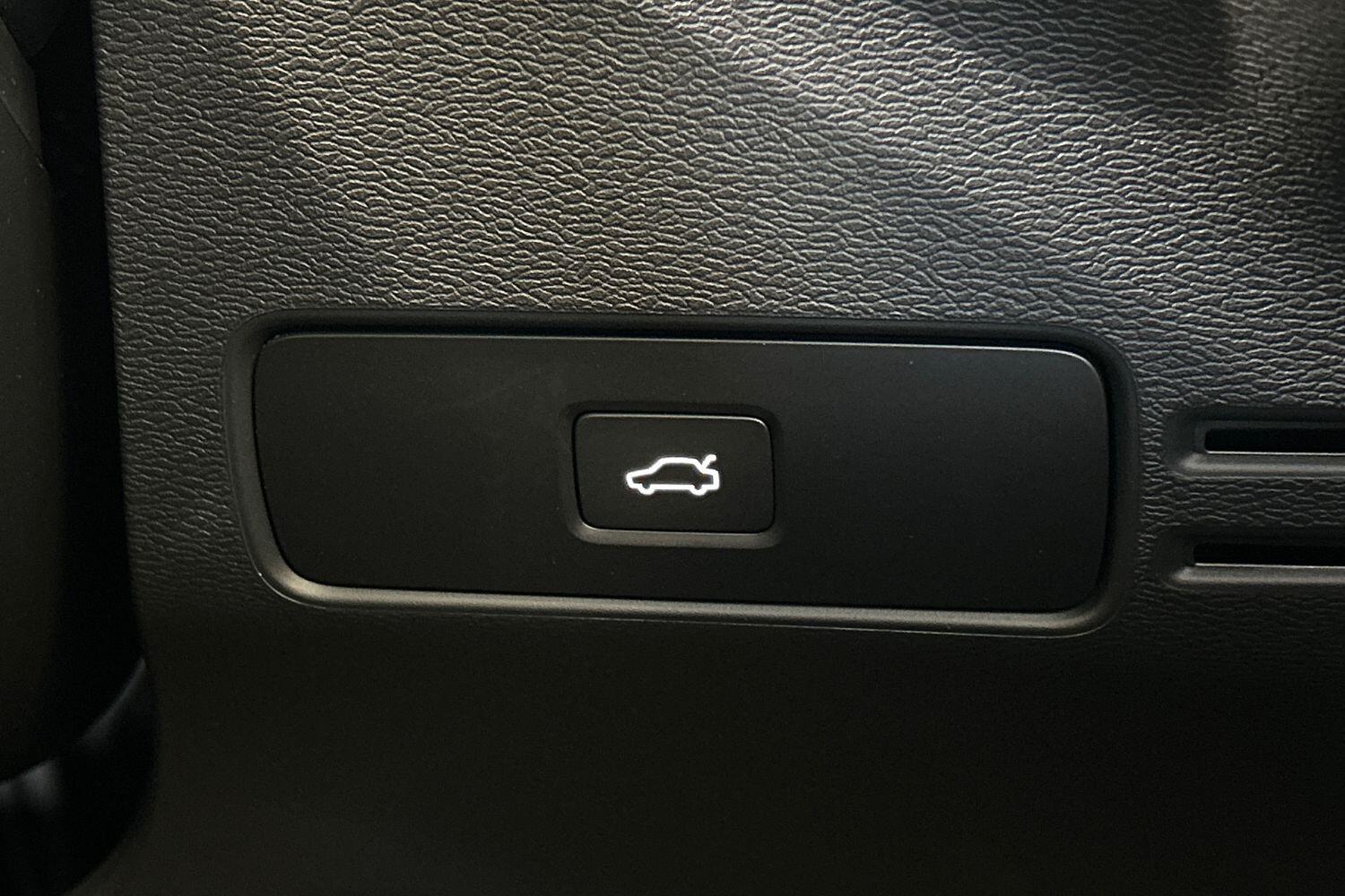 Used Volvo XC40 2024 for sale - 76042161: Photo 28