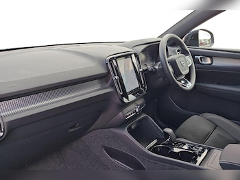 Used Volvo XC40 2024 for sale - 75478048: Photo