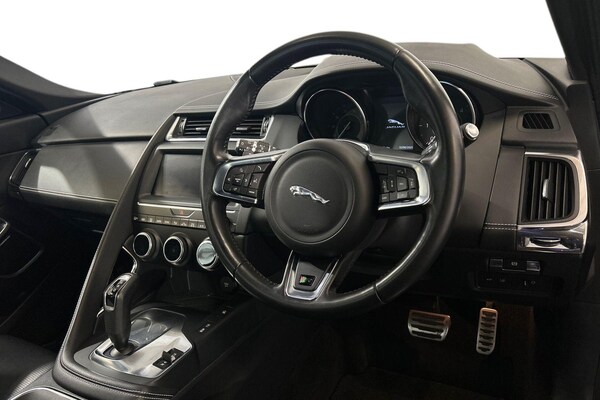 Used Jaguar E-Pace 2018 for sale - 76215508: Photo 10