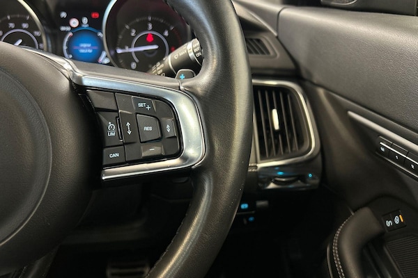 Used Jaguar E-Pace 2018 for sale - 76215508: Photo 13