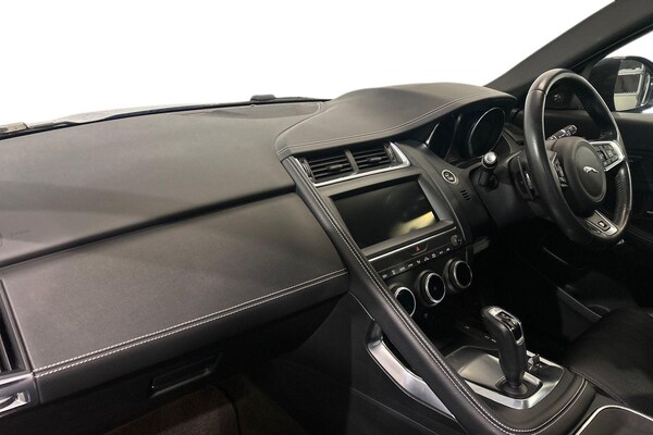 Used Jaguar E-Pace 2018 for sale - 76215508: Photo 2