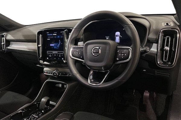 Used Volvo XC40 2025 for sale - 75635704: Photo 11