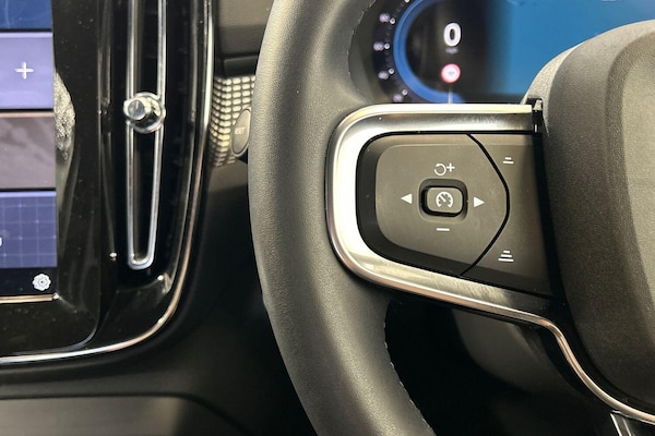 Used Volvo XC40 2025 for sale - 75635704: Photo 12