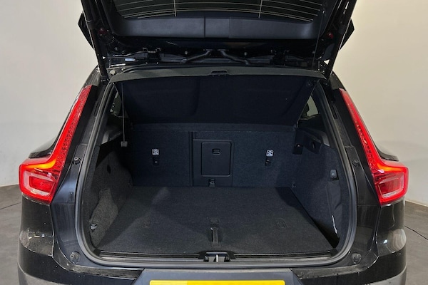 Used Volvo XC40 2025 for sale - 75635704: Photo 9