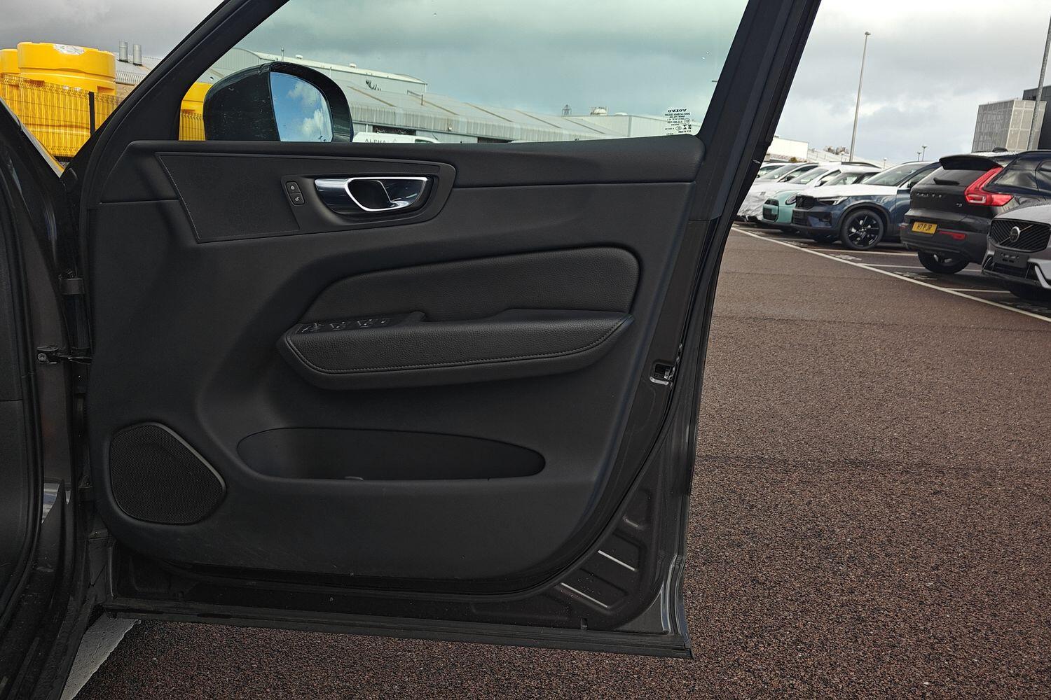 Used Volvo XC60 2022 for sale - 76024643: Photo 26