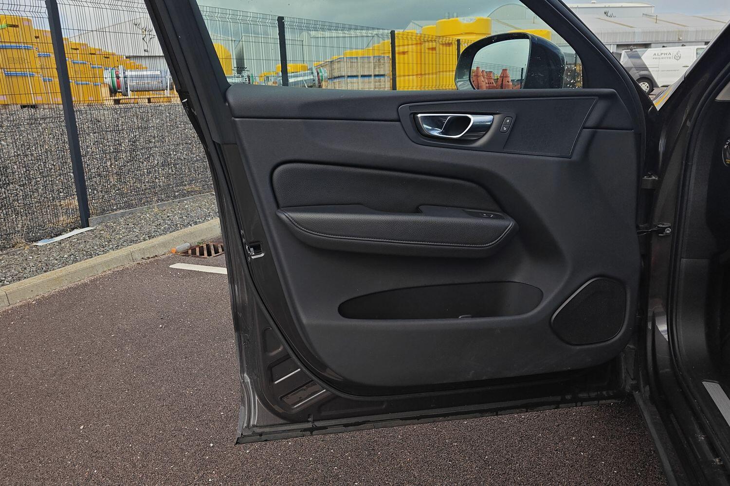 Used Volvo XC60 2022 for sale - 76024643: Photo 28