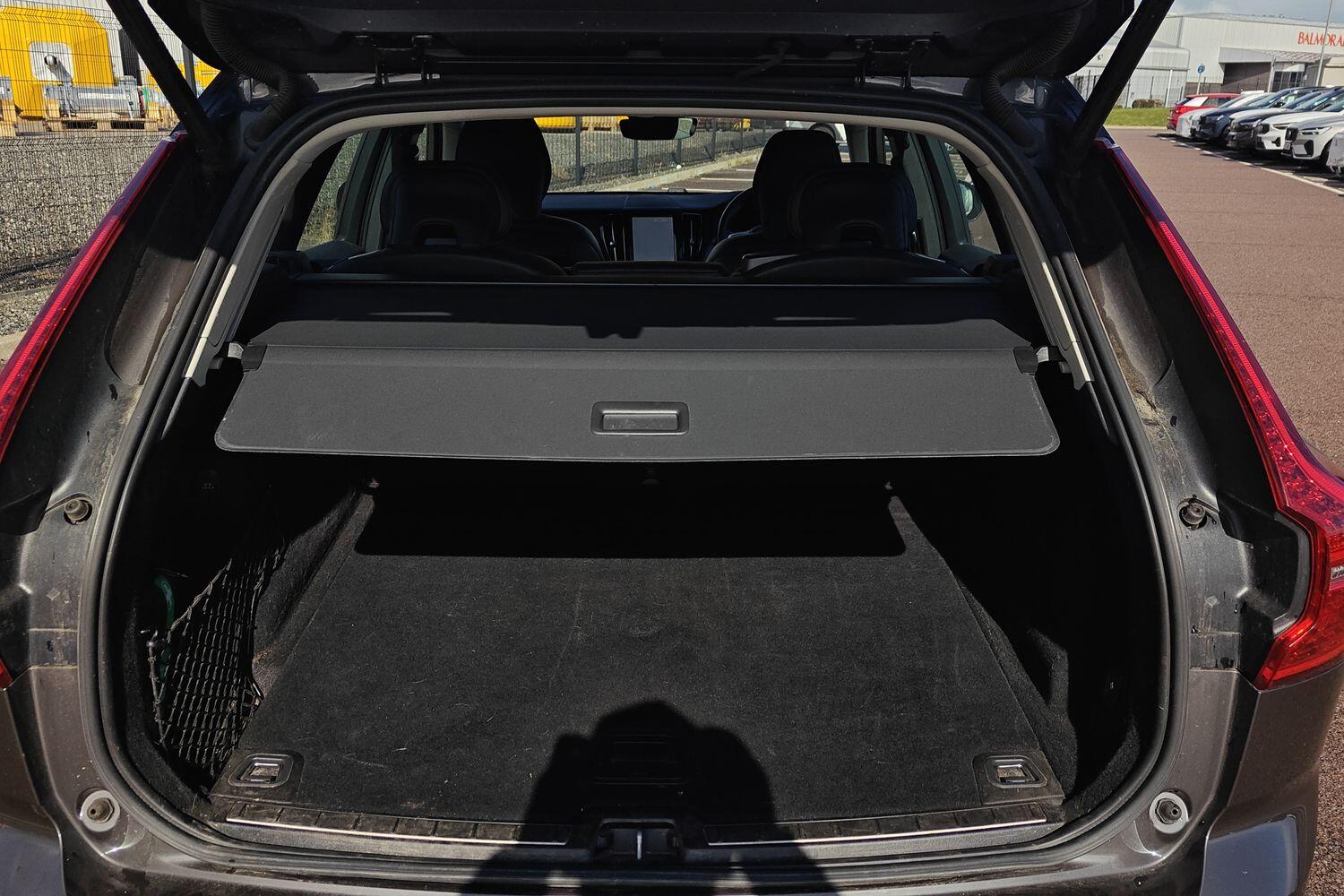 Used Volvo XC60 2022 for sale - 76024643: Photo 8