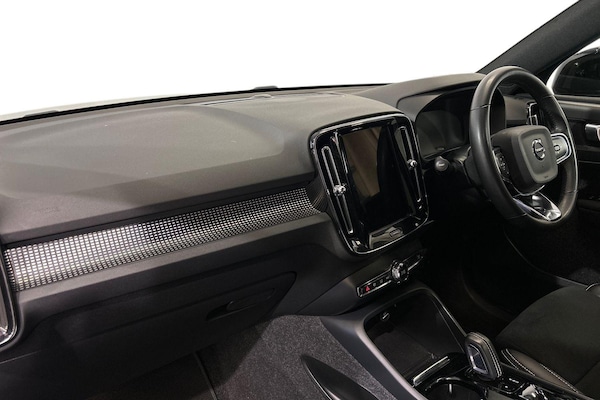 Used Volvo XC40 2022 for sale - 75186259: Photo 2