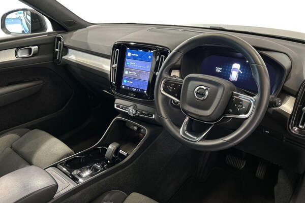 Used Volvo XC40 2023 for sale - 76214186: Photo 11