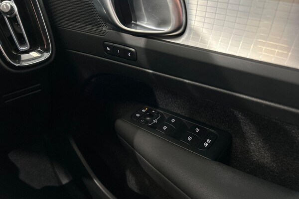 Used Volvo XC40 2023 for sale - 76214186: Photo 28