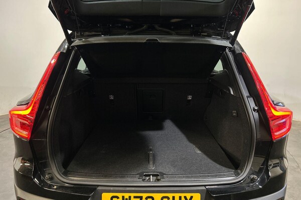 Used Volvo XC40 2023 for sale - 76214186: Photo 9