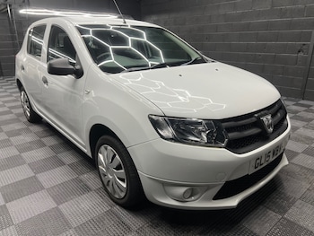 Used Dacia Sandero 2015 for sale - 77247902: Photo