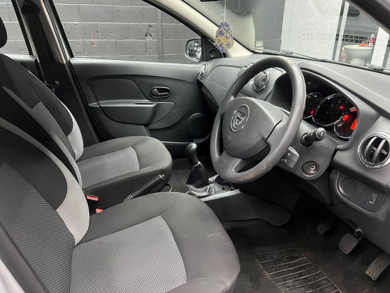 Used Dacia Sandero 2015 for sale - 77247902: Photo 9