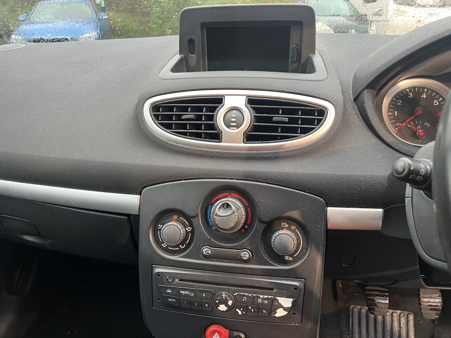 Used Renault Clio 2011 for sale - 76461977: Photo 14