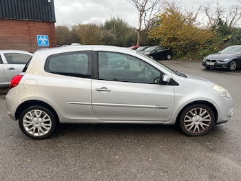 Used Renault Clio 2011 for sale - 76461977: Photo