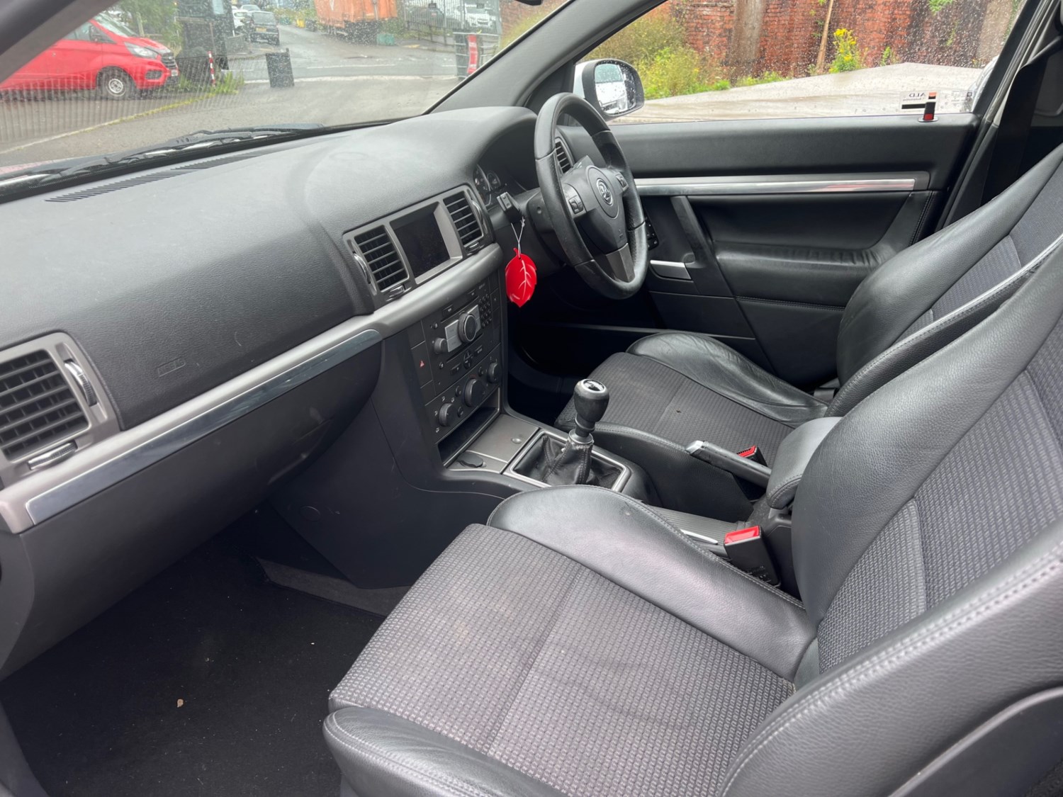 Vauxhall Signum 2007 (56) - 1.9 CDTi Design [150] 5dr - Image 10