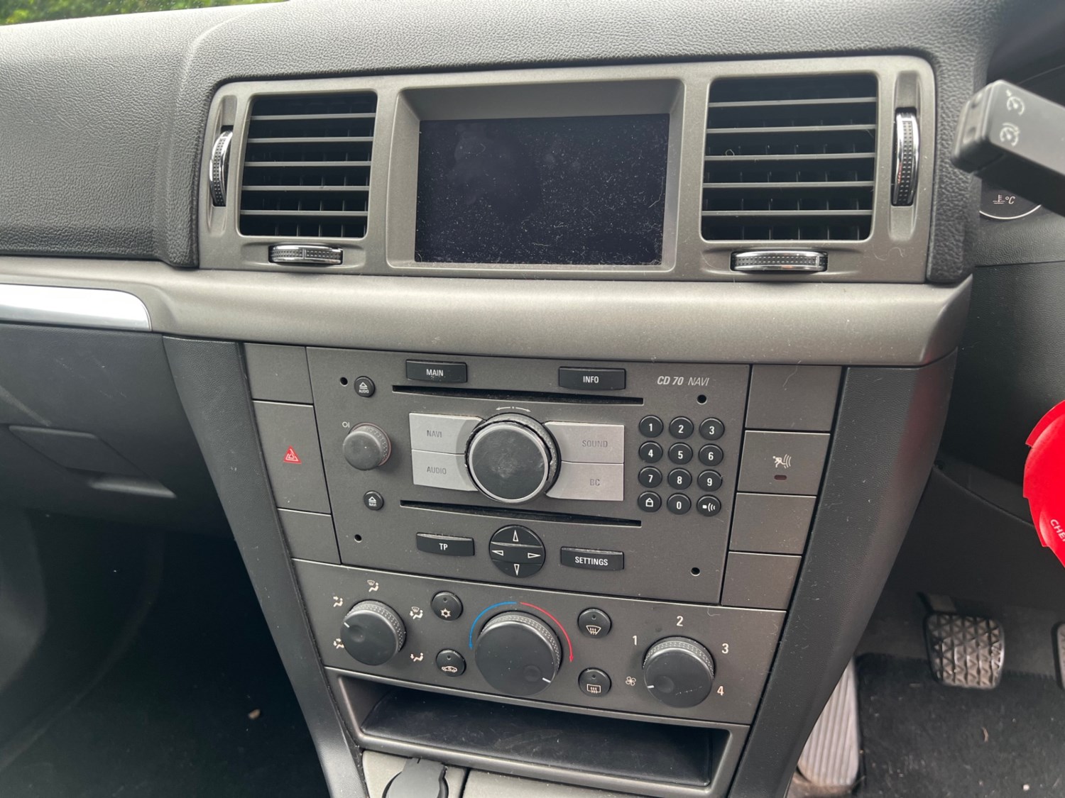Vauxhall Signum 2007 (56) - 1.9 CDTi Design [150] 5dr - Image 13