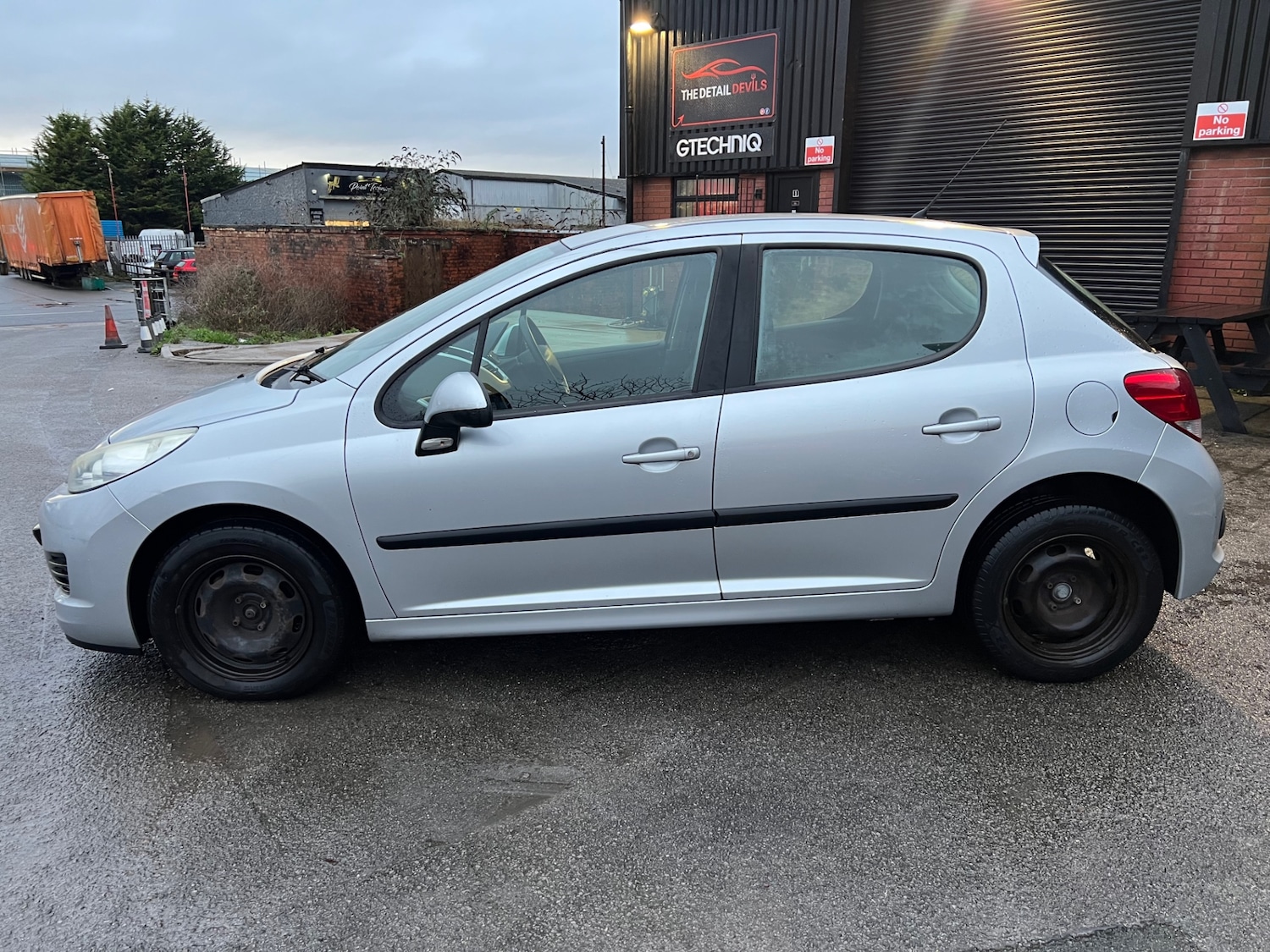 Used Peugeot 207 2011 for sale - 76971126: Photo 6