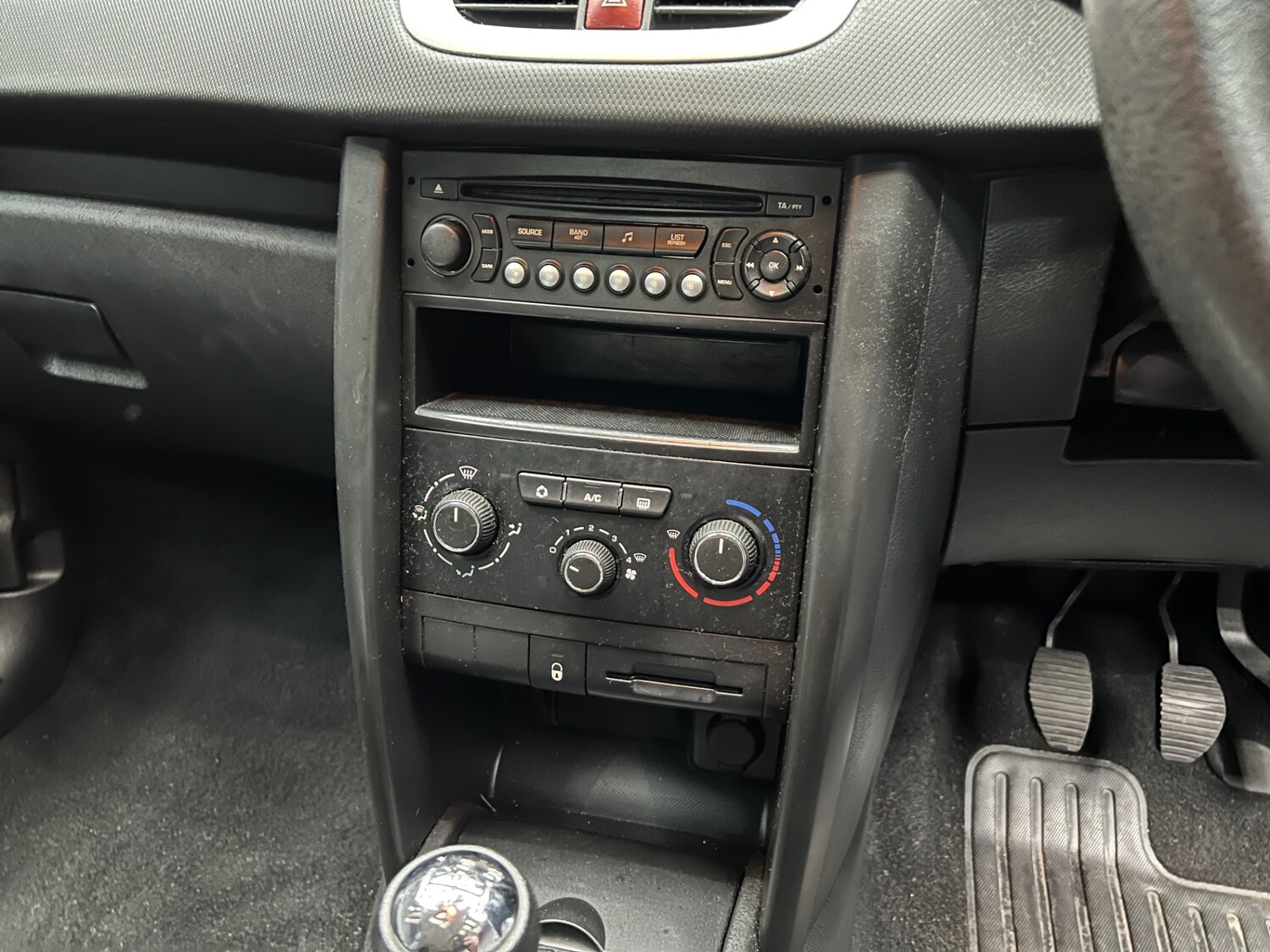 Used Peugeot 207 2011 for sale - 77932451: Photo 12