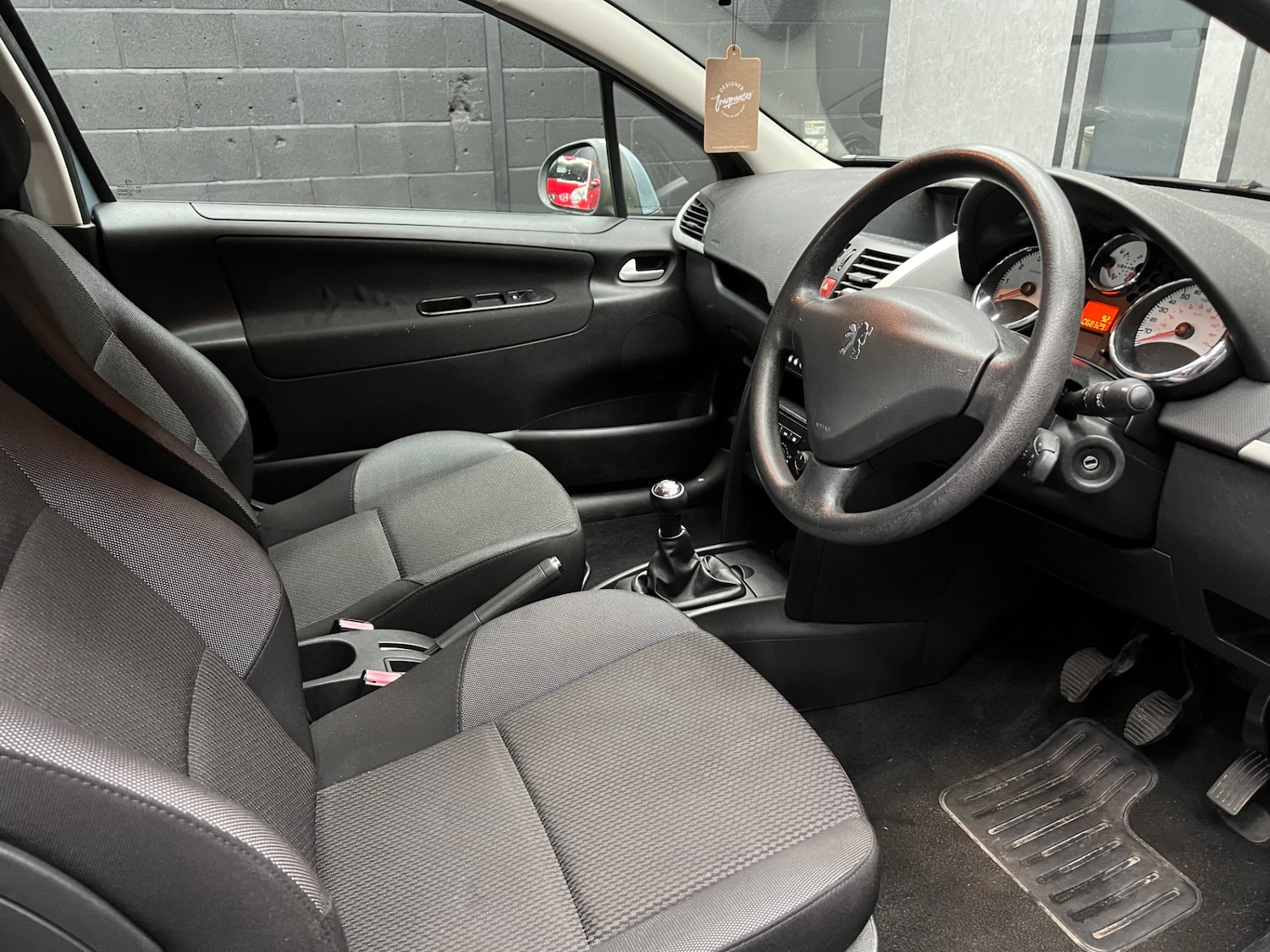 Used Peugeot 207 2011 for sale - 77932451: Photo 9