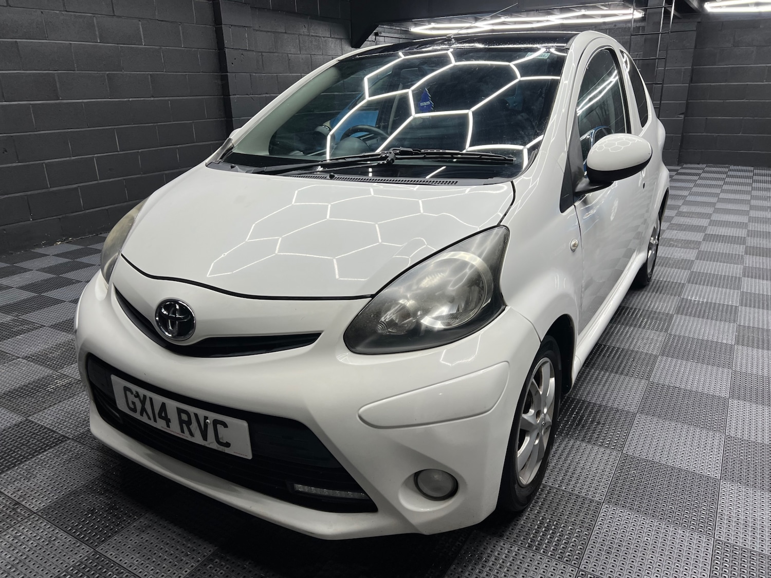 Used Toyota AYGO 2014 for sale - 76979796: Photo 6
