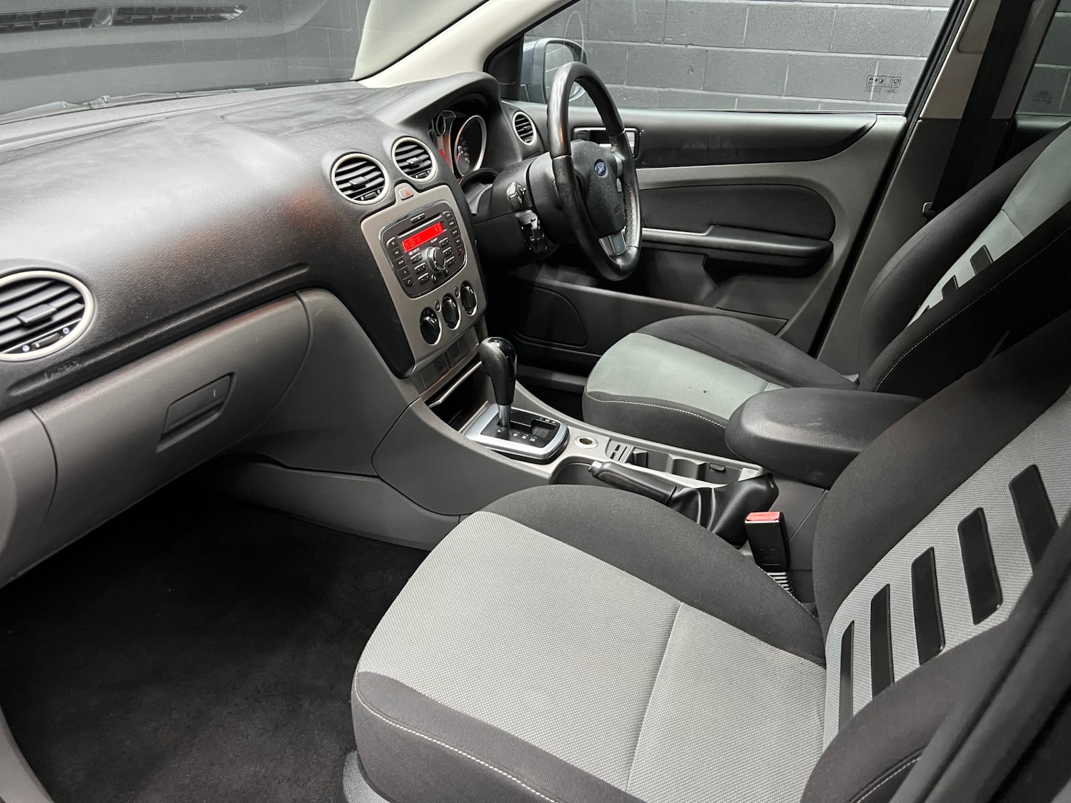 Used Ford Focus 2010 for sale - 77983584: Photo 10