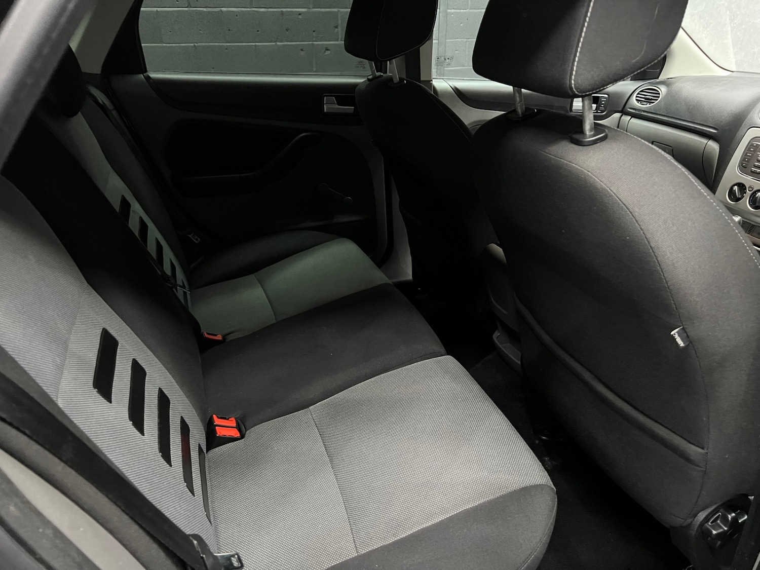 Used Ford Focus 2010 for sale - 77983584: Photo 15