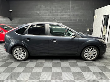 Used Ford Focus 2010 for sale - 77983584: Photo