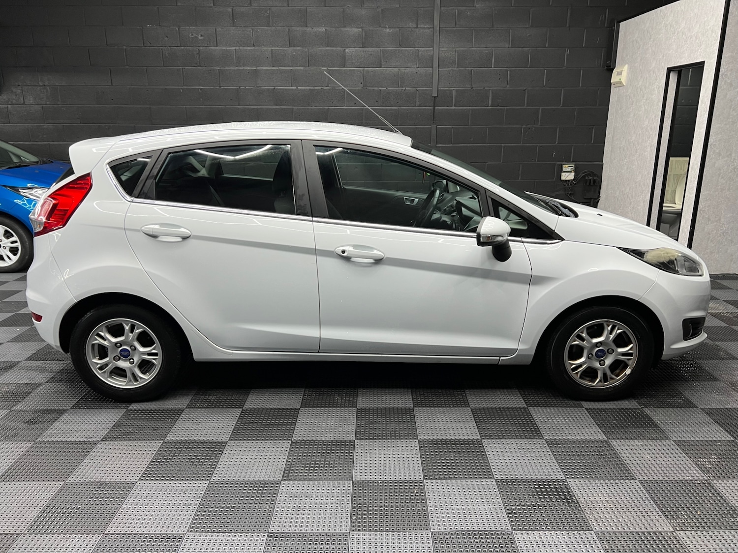 Used Ford Fiesta 2013 for sale - 76844684: Photo 2