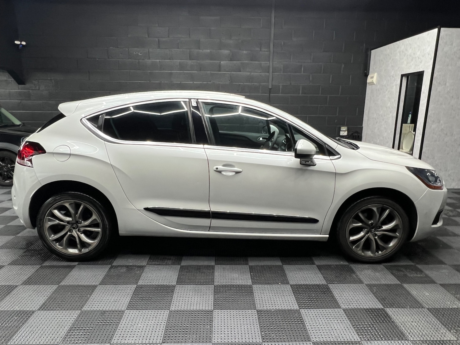 Used Citroen DS4 2011 for sale - 77179568: Photo 2