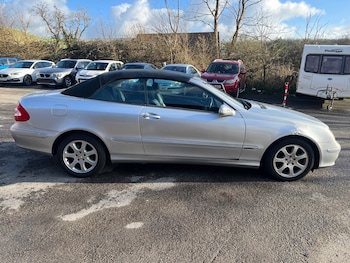 Used Mercedes-Benz CLK 2005 for sale - 77902020: Photo